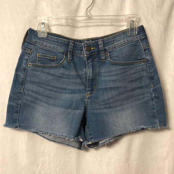 Universal Thread blue jean shorts womens size 4/27. - Picture 2 of 6